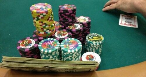 Chip Poker là gì? Tác dụng và phân loại chip trong Poker