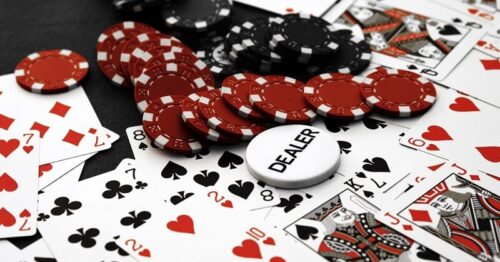 Steal Poker là gì? Mẹo cướp Pot trong giải đấu Poker