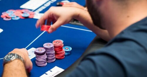 Donk bet là gì trong Poker? Làm thế nào và khi nào nên donk bet?