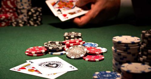 Hướng dẫn chi tiết cách chơi poker 7 lá dành cho người mới